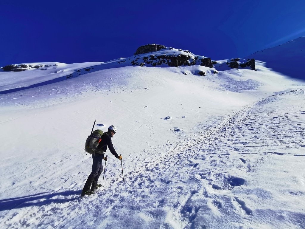 雪山單登~雪登雪山主峰~綿長陡峭，險峻又美麗的非傳統路線，站