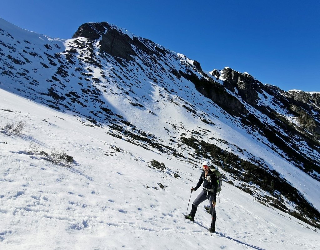 雪山單登~雪登雪山主峰~綿長陡峭，險峻又美麗的非傳統路線，站