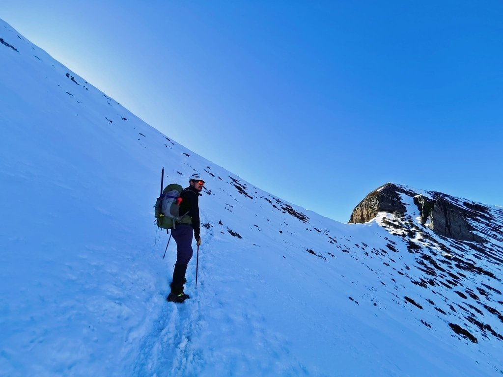 雪山單登~雪登雪山主峰~綿長陡峭，險峻又美麗的非傳統路線，站