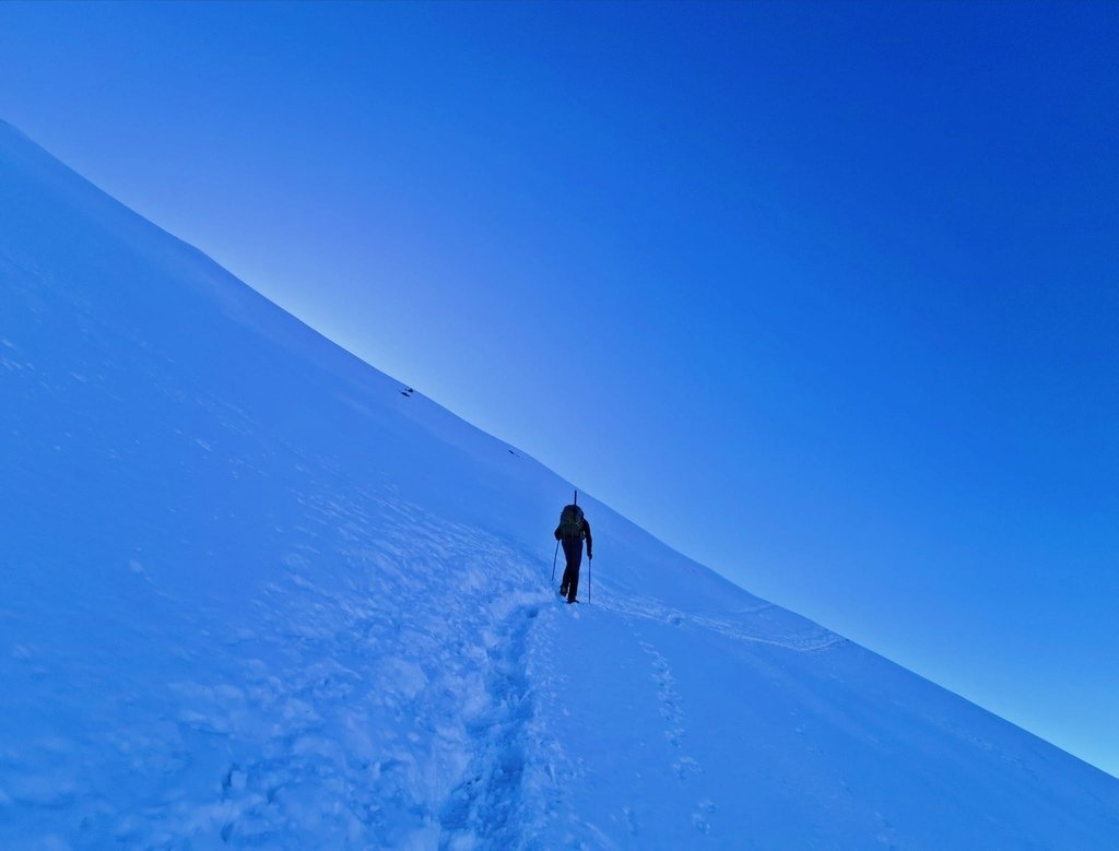 雪山單登~雪登雪山主峰~綿長陡峭，險峻又美麗的非傳統路線，站