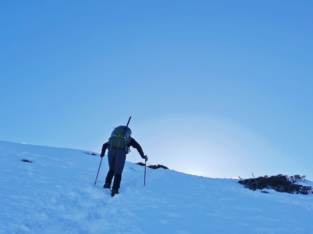 雪山單登~雪登雪山主峰~綿長陡峭，險峻又美麗的非傳統路線，站