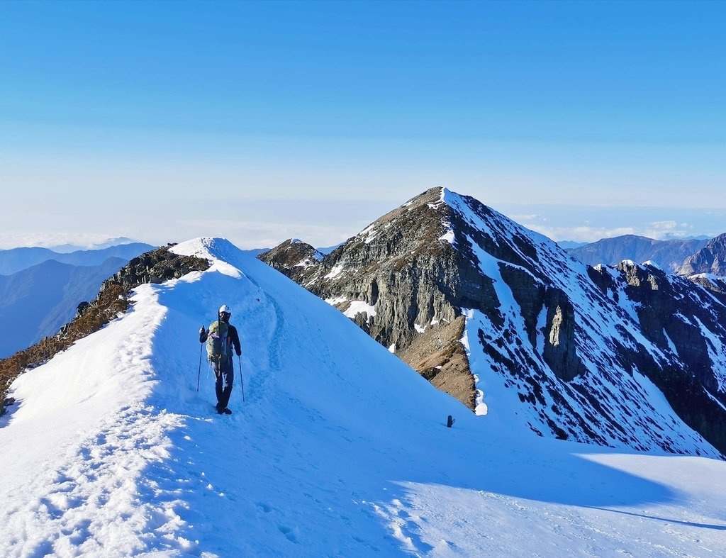 雪山單登~雪登雪山主峰~綿長陡峭，險峻又美麗的非傳統路線，站