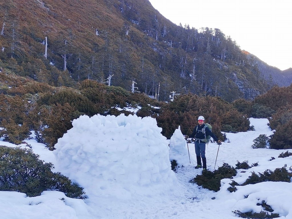 雪山單登~雪登雪山主峰~綿長陡峭，險峻又美麗的非傳統路線，站