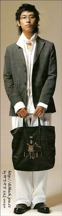 GQ200410_08-2.jpg