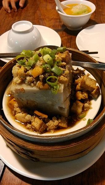 鹹蛋絲瓜麵線-芋頭糕 NT67