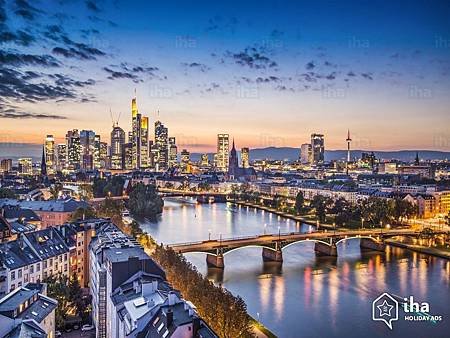 Offenbach-am-main-The-lights-of-frankfurt-1.jpeg