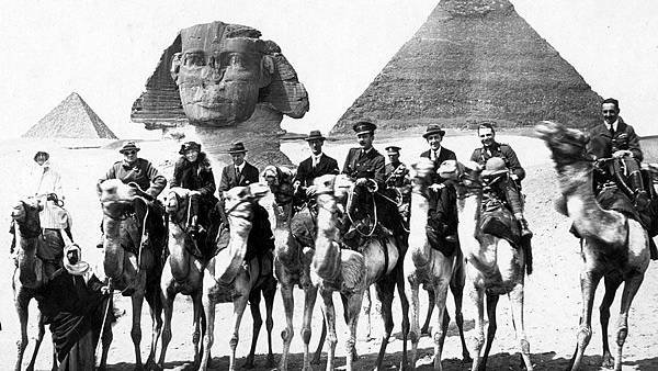 gertrude_camels_sphinx_900