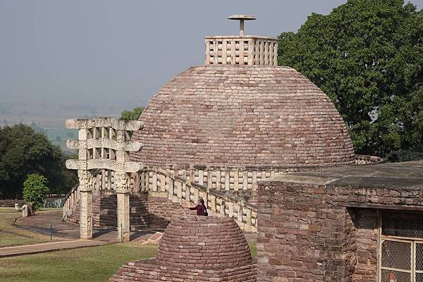 世界最完整最古老的桑奇佛塔(Sanchi Stupa)之旅(