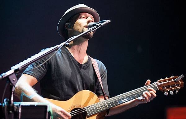 jason-mraz-tour-is-a-four-letter-word-concert-01