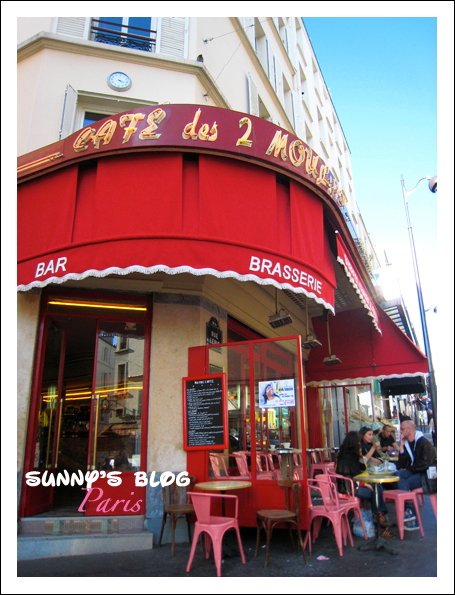 Café les Deux Moulins  4.JPG