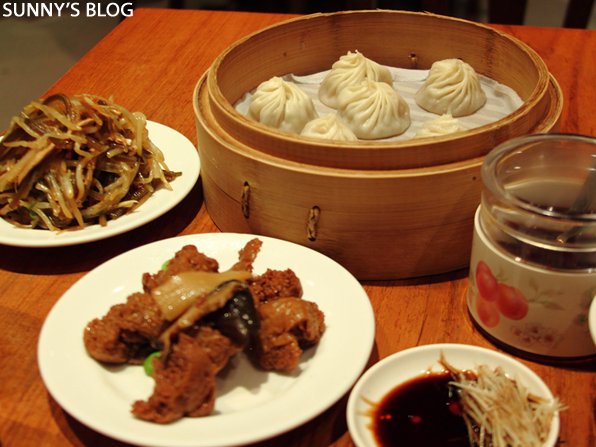 Ding-Tai-Fung Food.jpg