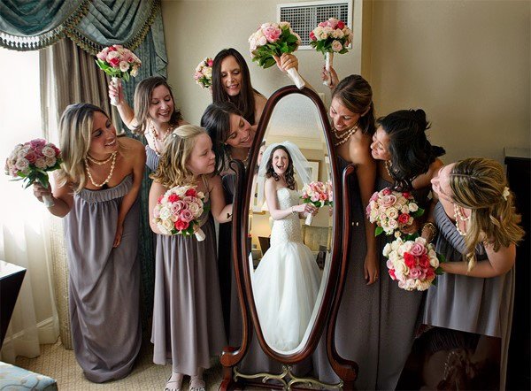 bridesmaid poses1.jpg