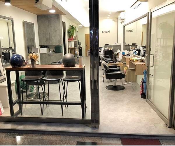 台南塑膠地板(PVC耐磨地板)~[OWN HAIR SALO