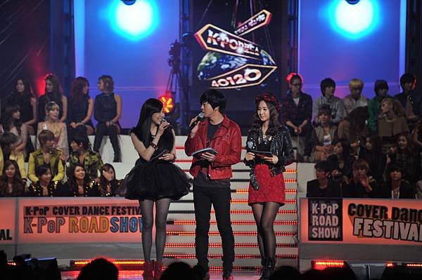 snsd Cover Dance Festival K-POP Road Show 40120 (1).JPG