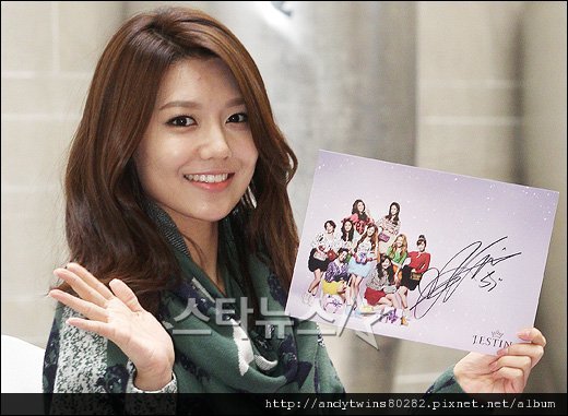 snsd j estina fan sign event (29).jpg