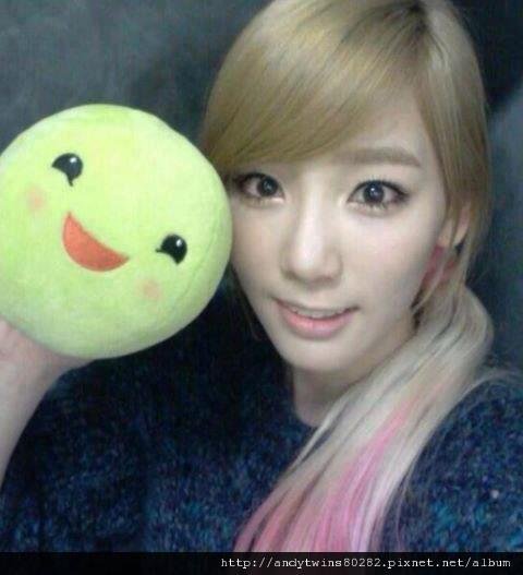 snsd taeyeon selca