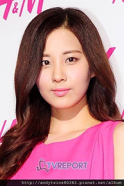 snsd seohyun at h&amp;m ray event (9)