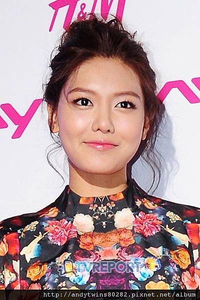 snsd sooyoung at h&amp;m ray event (15)