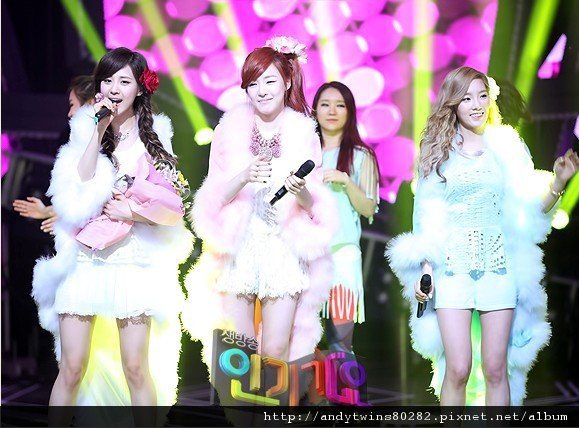 taetiseo inkigayo official pictures (13)