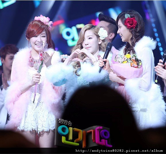 taetiseo inkigayo official pictures (15)