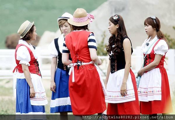 snsd hyoyeon sunny invincible youth 2 filming (1)