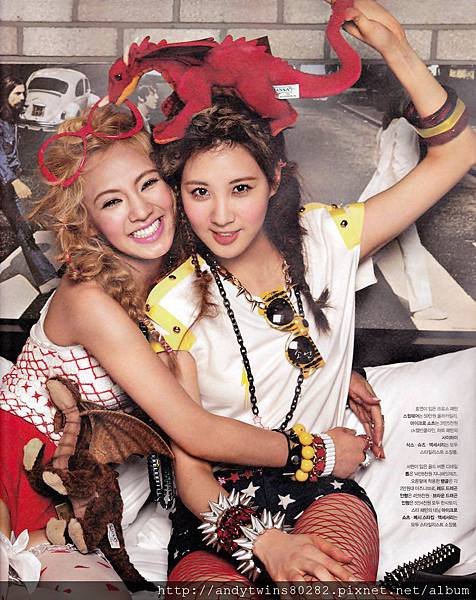 snsd seohyun and hyoyeon nylon korea (1)