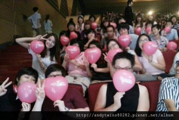 snsd yoona with fans on music core