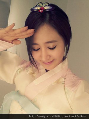 snsd yuri in hanbok (3)