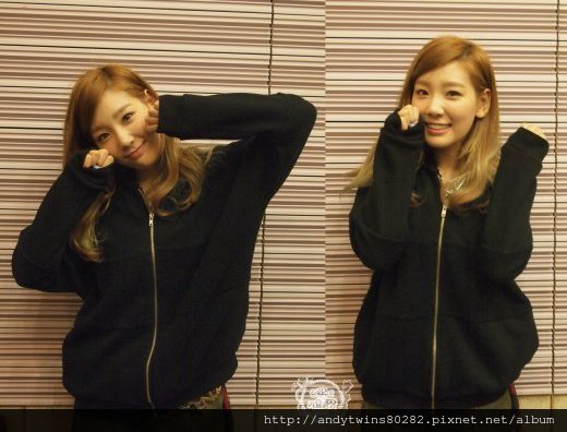 snsd taeyeon hyoyeon yuri tiffany kim bumsoo radio show pictures (5)