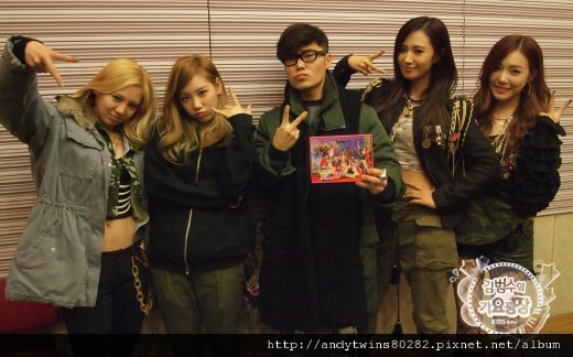 snsd taeyeon hyoyeon yuri tiffany kim bumsoo radio show pictures (1)