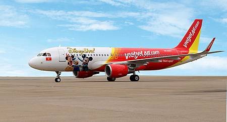 越南廉航「噴射航空」（VietJet Air）空姐情趣內衣照搞宣傳_0005