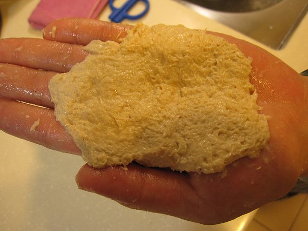 用手將小麥漿壓扁.jpg