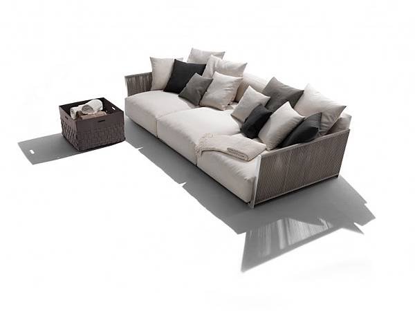 Vulcano_sofa_Flexform Mood-1.jpg