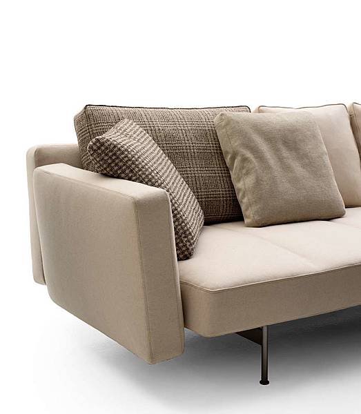 SAKé_sofa_B%26;B-21.jpg