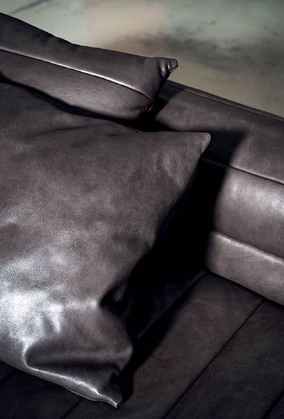 TACTILE_sofa_baxter-8.jpg