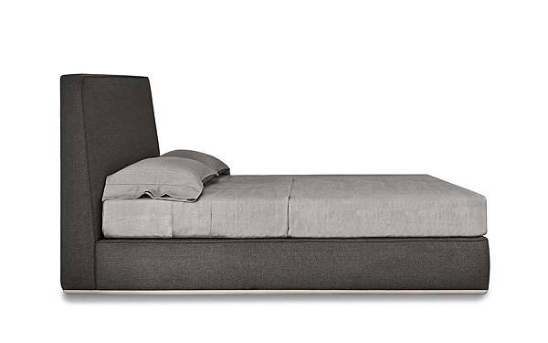 Powell Bed.121_bed_Minotti-4.jpg