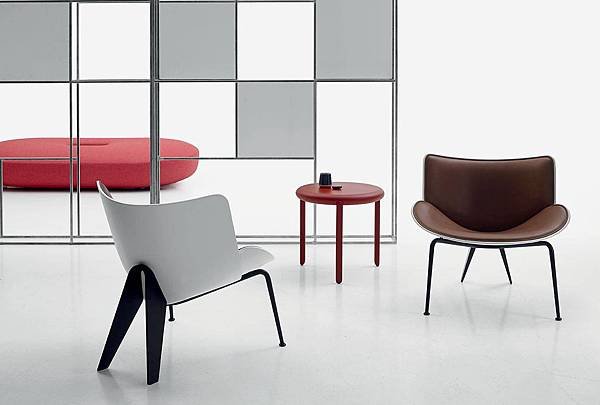 Do-Maru_armchairs_B%26;B-2.jpg