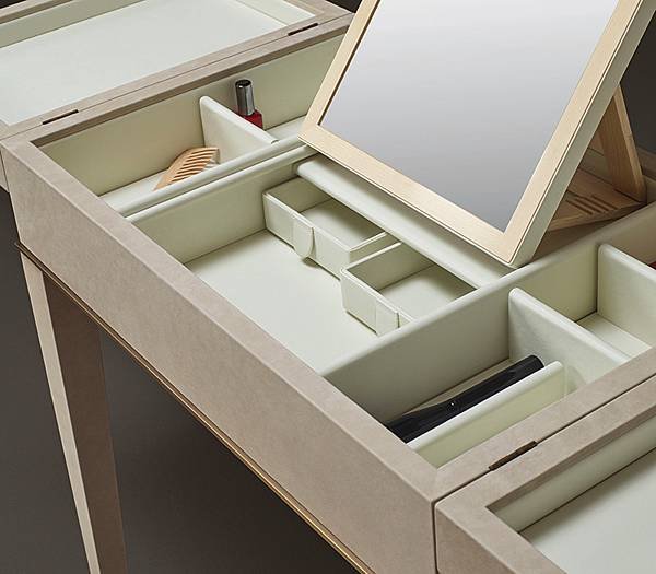 promemoria-kalypso-cabinet-compartments-d.jpg