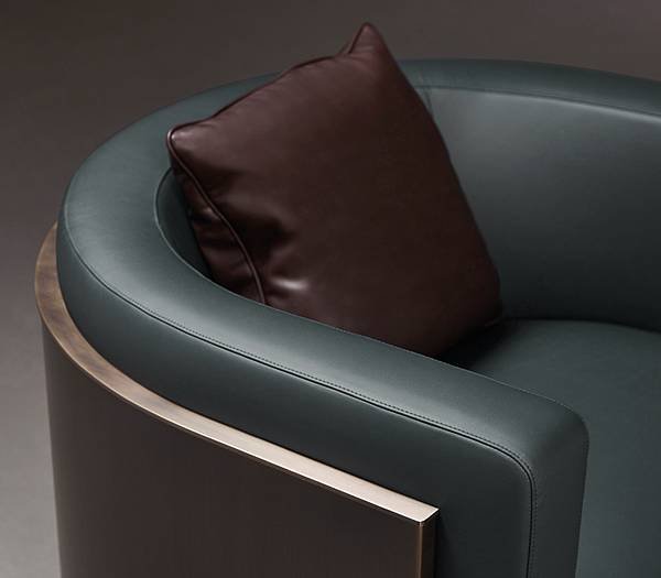 promemoria-pervinca-armchair-leather-d.jpg