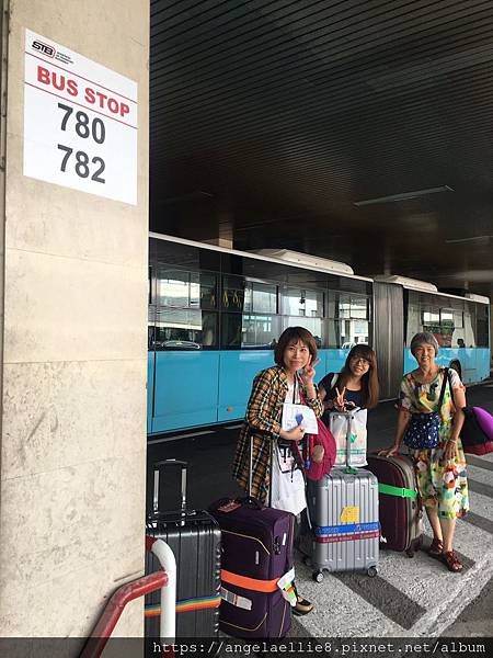 Bucharest airport bus