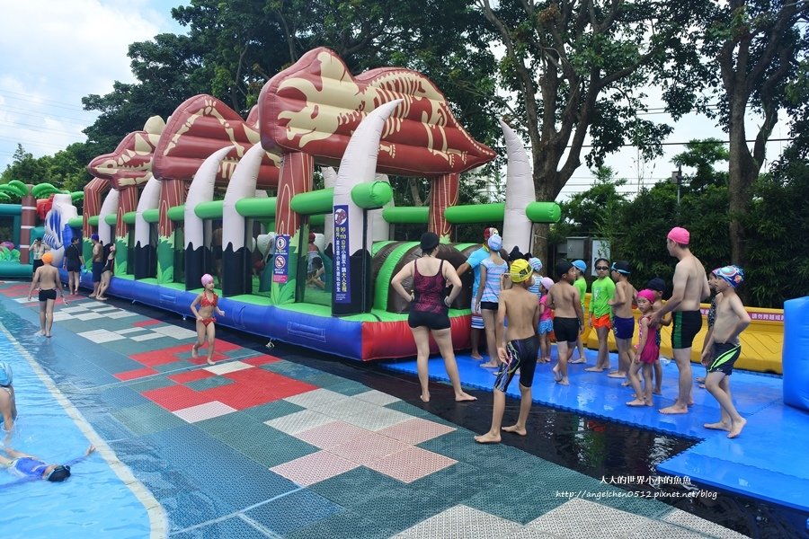 3桃園龍潭親子玩水一日遊小人國主題樂園~遊遍全世界、轟浪水樂園、恐龍親水廣場 玩水節