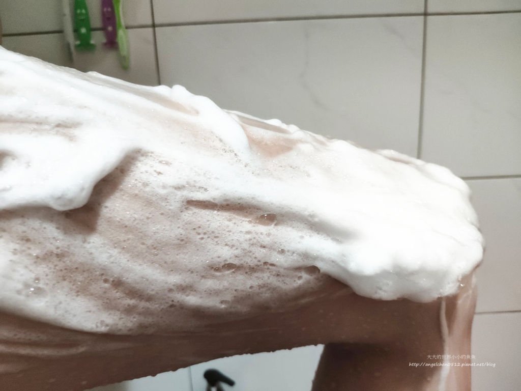  Bouncia美肌保濕沐浴乳8.jpg