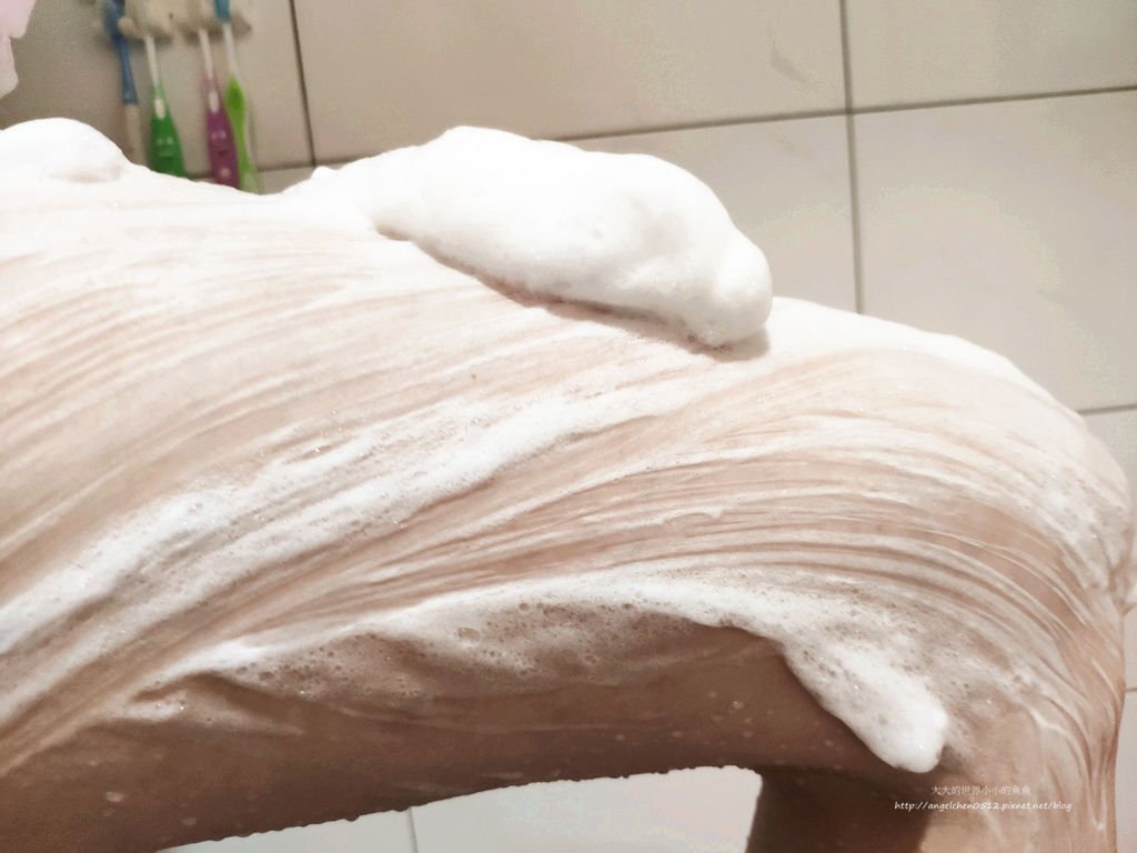  Bouncia美肌保濕沐浴乳7.jpg