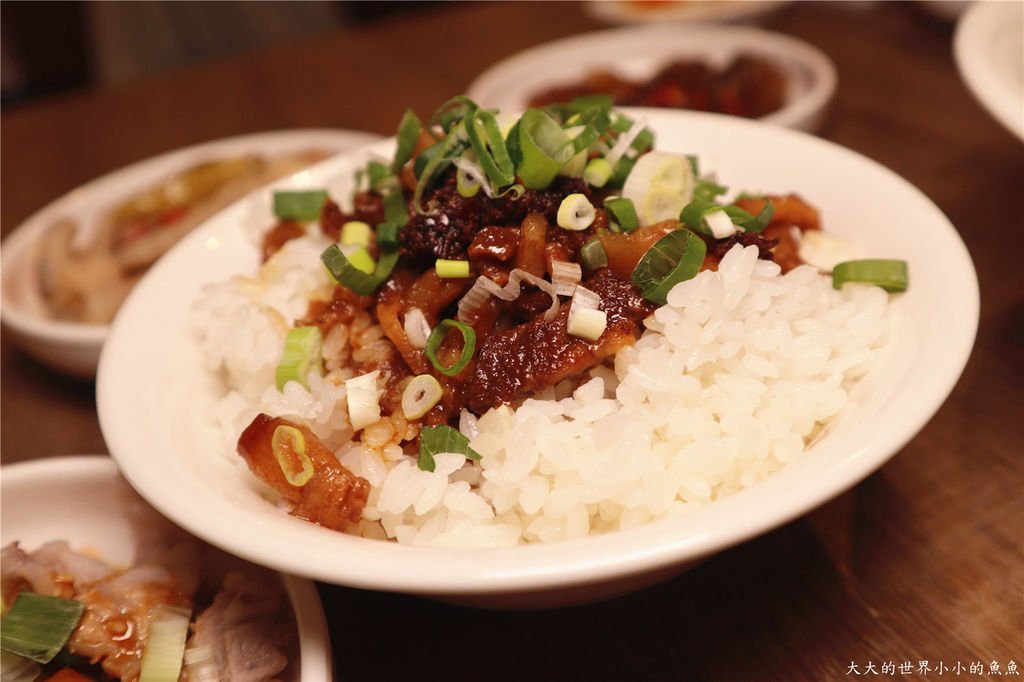 南龍麵屋  松德店 麻辣牛肉麵 麻辣滷肉飯69