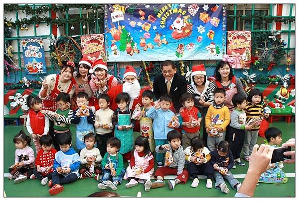 台中安君兒幼兒園日僑班2013聖誕DIY活動