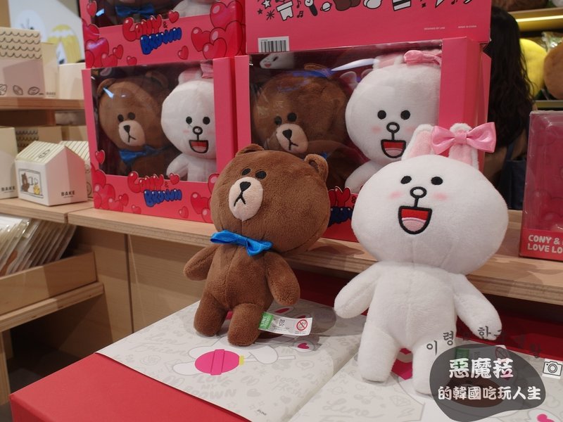 【韓國 新沙洞】LINE Friends Store &amp; Café 旗艦店 (라인프렌즈 플래그십 스토어)