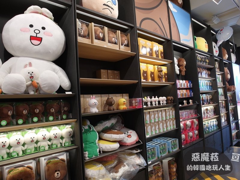 【韓國 新沙洞】LINE Friends Store &amp; Café 旗艦店 (라인프렌즈 플래그십 스토어)