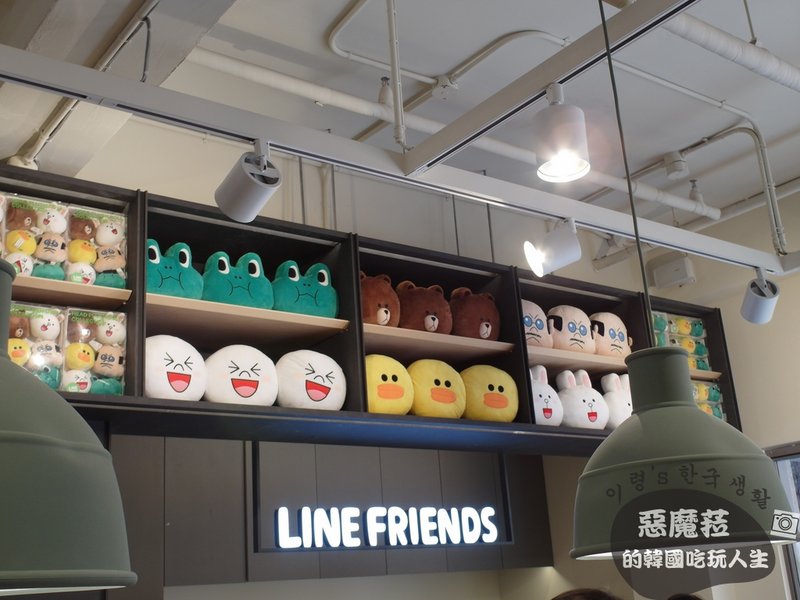 【韓國 新沙洞】LINE Friends Store &amp; Café 旗艦店 (라인프렌즈 플래그십 스토어)