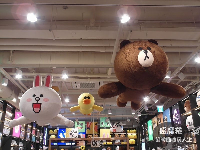 【韓國 新沙洞】LINE Friends Store &amp; Café 旗艦店 (라인프렌즈 플래그십 스토어)