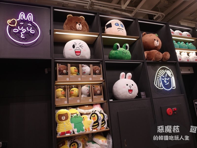 【韓國 新沙洞】LINE Friends Store &amp; Café 旗艦店 (라인프렌즈 플래그십 스토어)